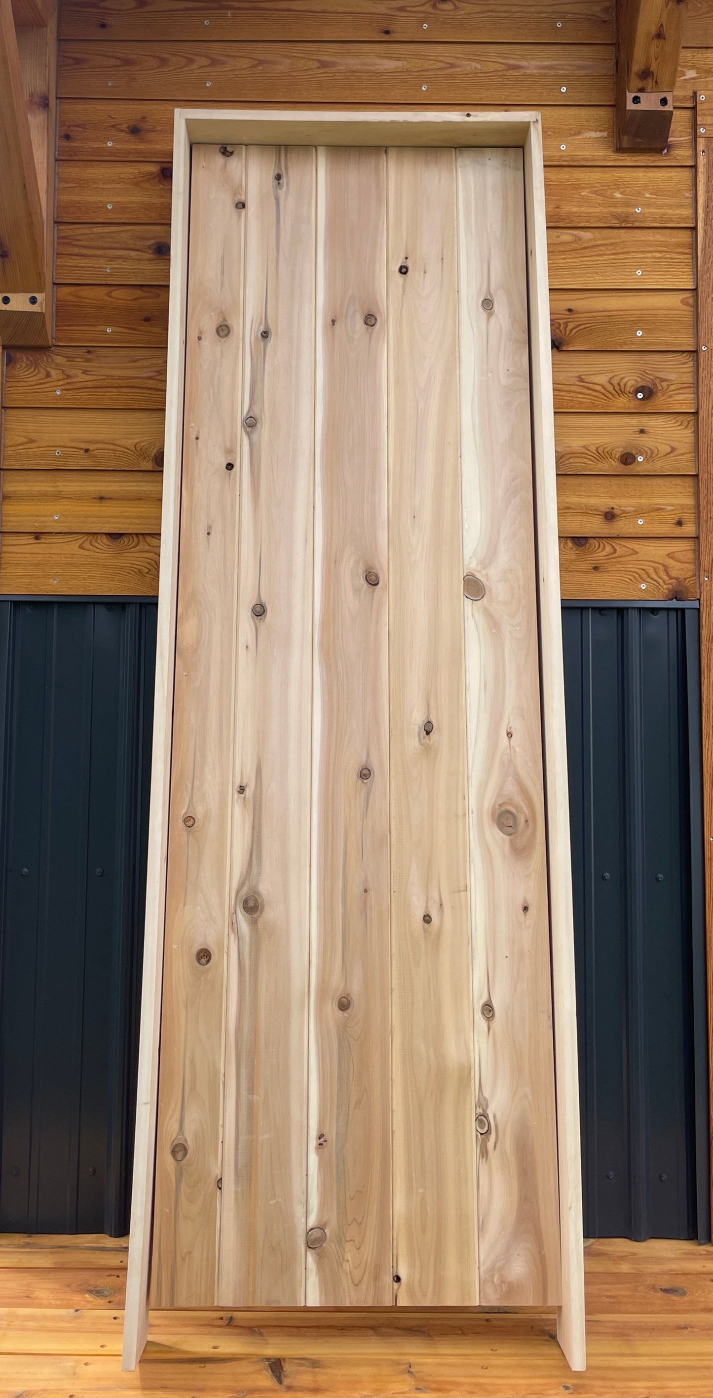 INTERIOR DOOR