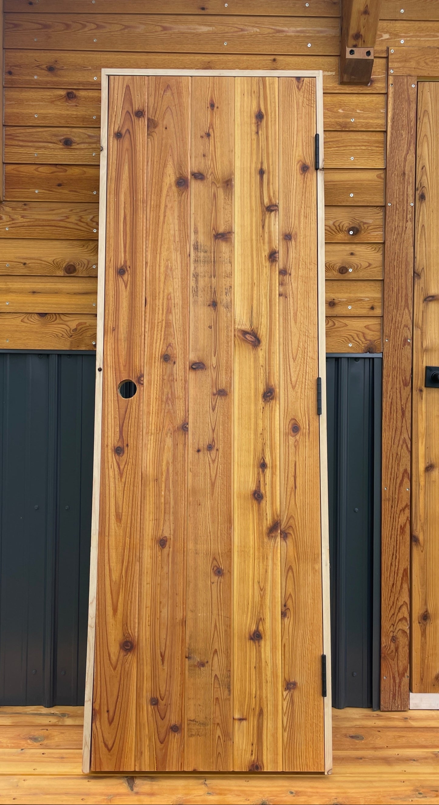 EXTERIOR DOOR